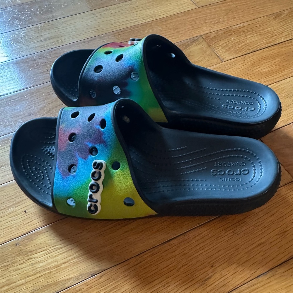 CROCS Tie-Dye Slide Sandals - Picture 5 of 7